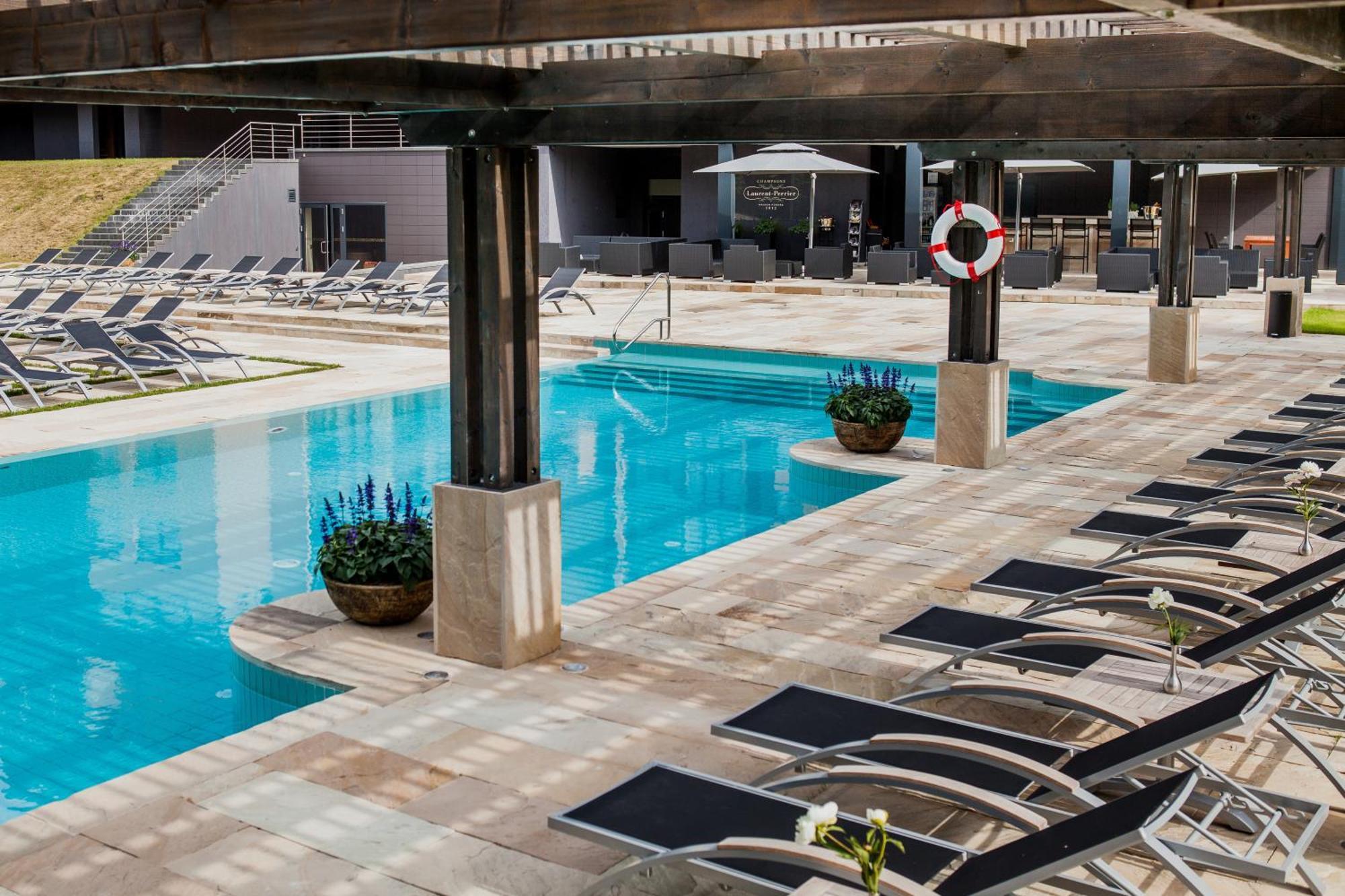 Mercure Palanga Vanagupe Resort & Spa Екстериор снимка The pool at the hotel