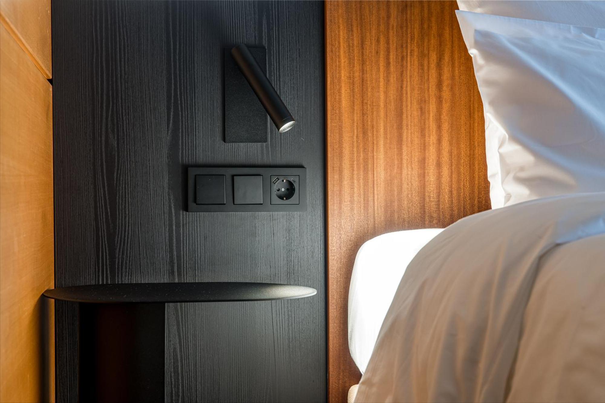 Mercure Palanga Vanagupe Resort & Spa Екстериор снимка A wall-mounted reading light